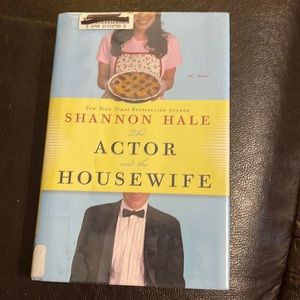 📚2/$14; 3/$16; 4/$18; 5/$20 ADD $2 for any additional books! ENJOY📚📚📚